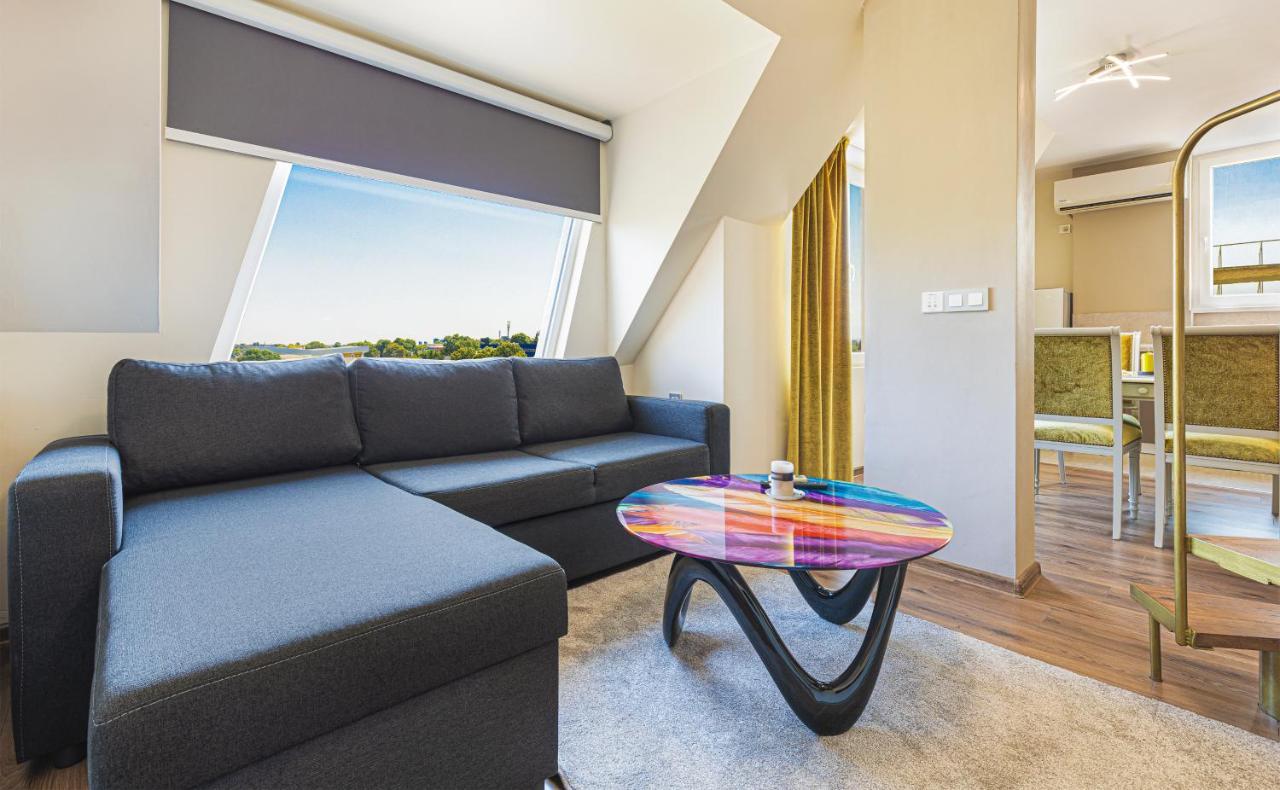 Ferienwohnung Fancy 1Bd Penthouse With Terrace Near The Centre By Flat Mаnager Plowdiw Exterior foto