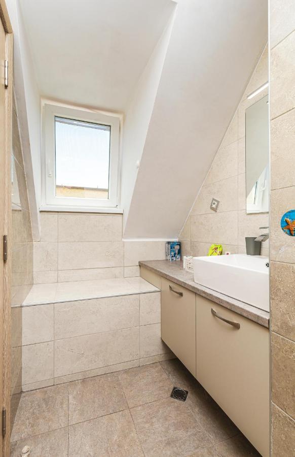 Ferienwohnung Fancy 1Bd Penthouse With Terrace Near The Centre By Flat Mаnager Plowdiw Exterior foto