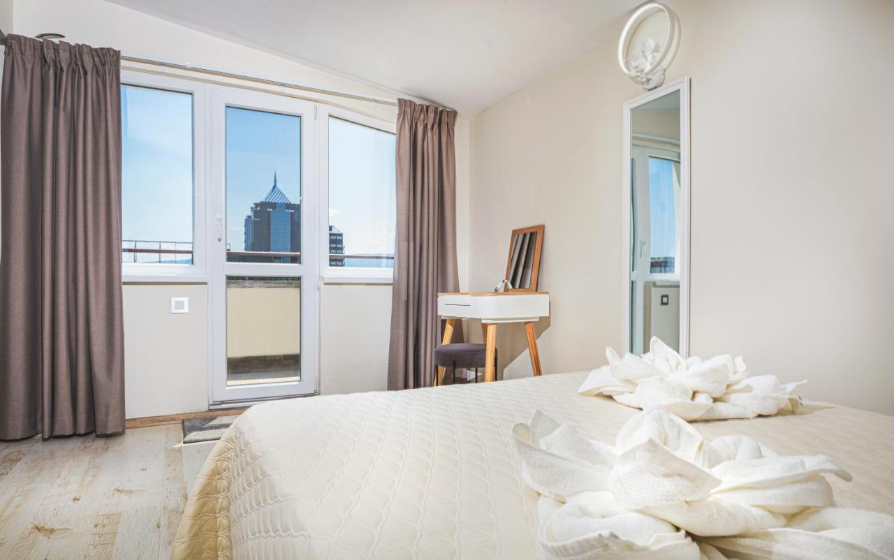 Ferienwohnung Fancy 1Bd Penthouse With Terrace Near The Centre By Flat Mаnager Plowdiw Exterior foto